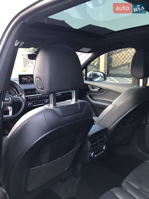 Внедорожник / Кроссовер Audi Q7 2016 в Луцке