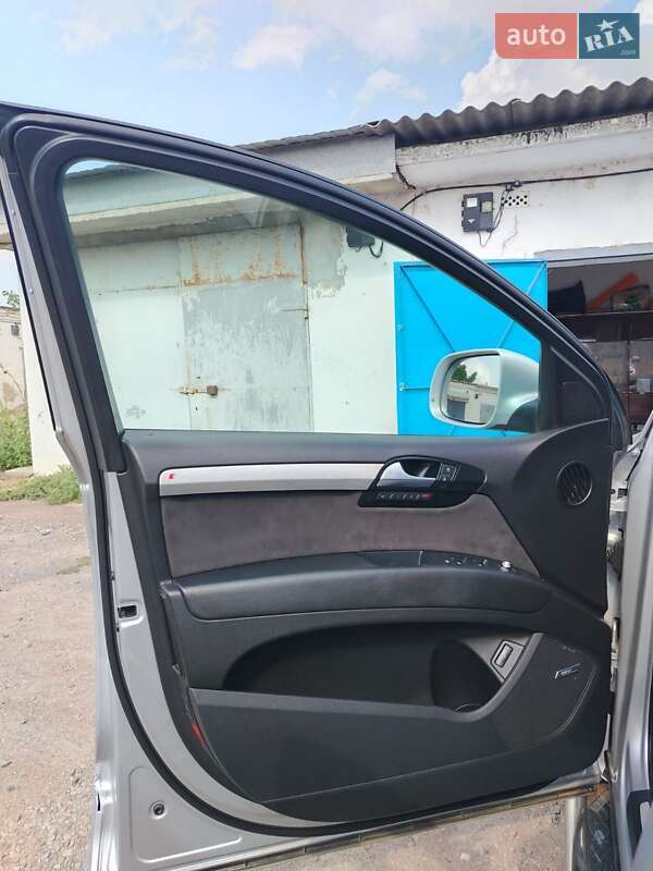 Позашляховик / Кросовер Audi Q7 2010 в Ізмаїлі