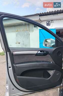 Внедорожник / Кроссовер Audi Q7 2010 в 