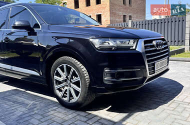 Позашляховик / Кросовер Audi Q7 2017 в 