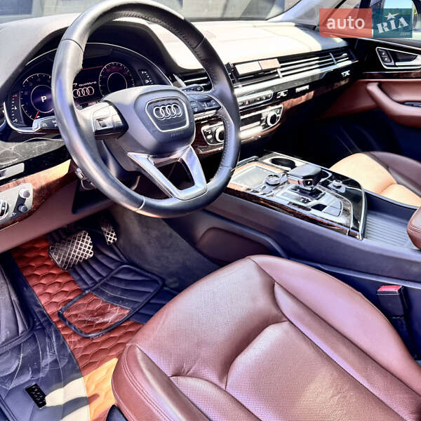 Внедорожник / Кроссовер Audi Q7 2017 в Тернополе