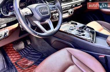 Позашляховик / Кросовер Audi Q7 2017 в 