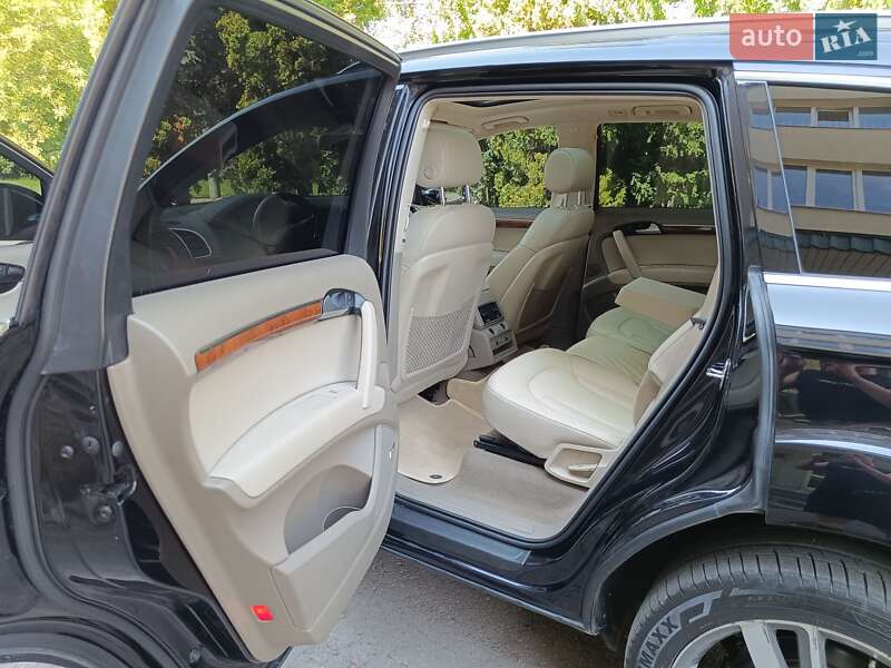 Внедорожник / Кроссовер Audi Q7 2014 в Ровно