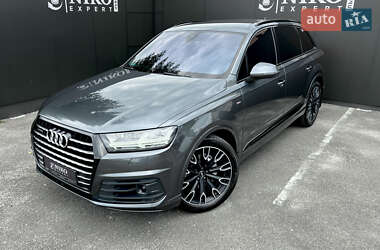 Внедорожник / Кроссовер Audi Q7 2015 в 