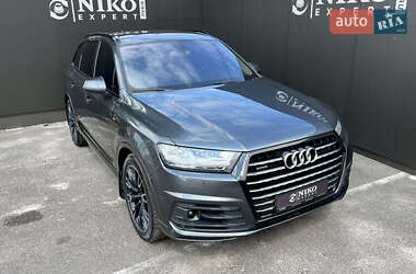 Внедорожник / Кроссовер Audi Q7 2015 в 