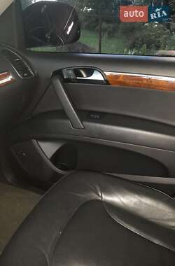 Внедорожник / Кроссовер Audi Q7 2015 в 