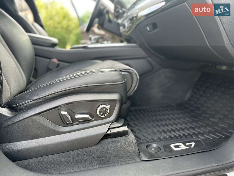 Позашляховик / Кросовер Audi Q7 2018 в Києві