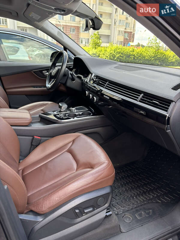 Позашляховик / Кросовер Audi Q7 2018 в Києві