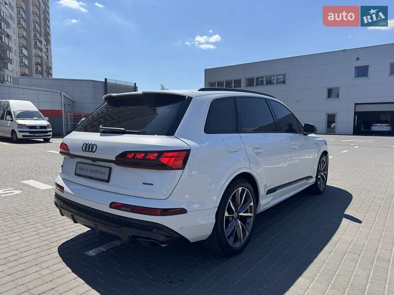 Внедорожник / Кроссовер Audi Q7 2025 в Одессе
