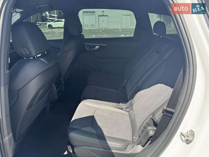 Внедорожник / Кроссовер Audi Q7 2025 в Одессе