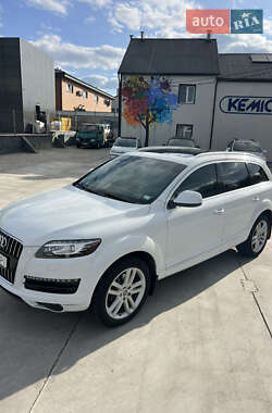 Внедорожник / Кроссовер Audi Q7 2015 в 