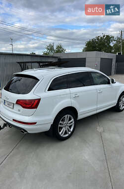 Внедорожник / Кроссовер Audi Q7 2015 в 