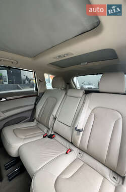 Внедорожник / Кроссовер Audi Q7 2015 в 