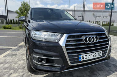 Внедорожник / Кроссовер Audi Q7 2016 в 