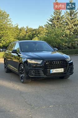 Внедорожник / Кроссовер Audi Q7 2015 в 