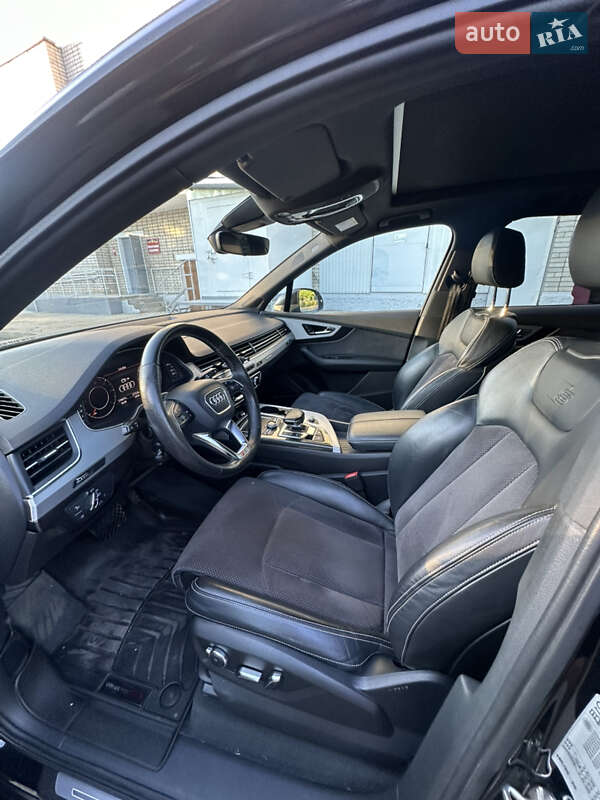 Внедорожник / Кроссовер Audi Q7 2015 в Южноукраинске