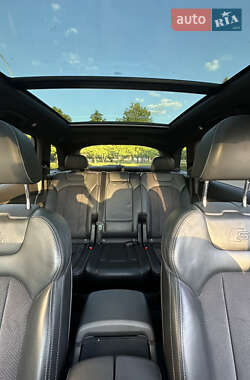 Внедорожник / Кроссовер Audi Q7 2015 в 