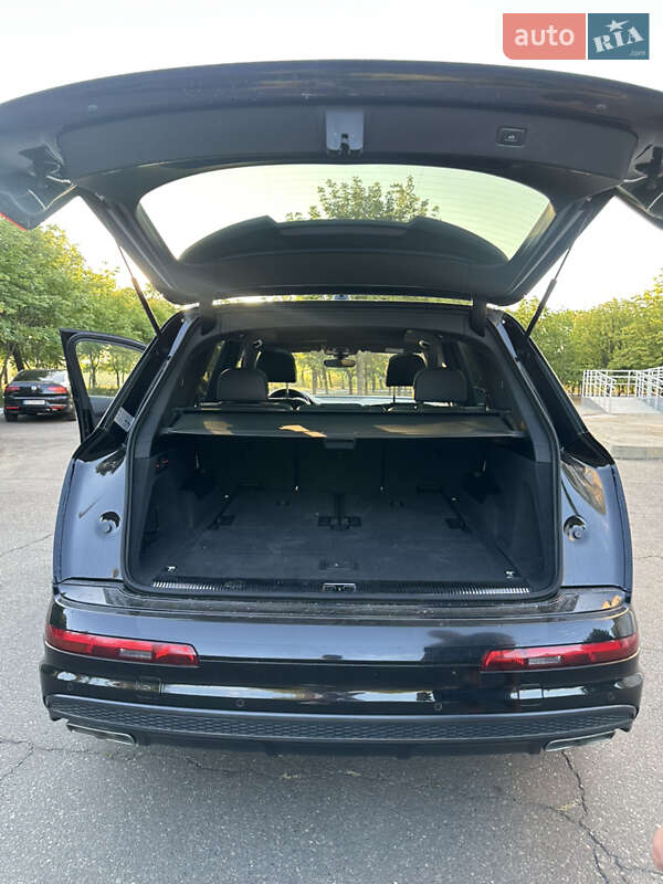 Внедорожник / Кроссовер Audi Q7 2015 в Южноукраинске