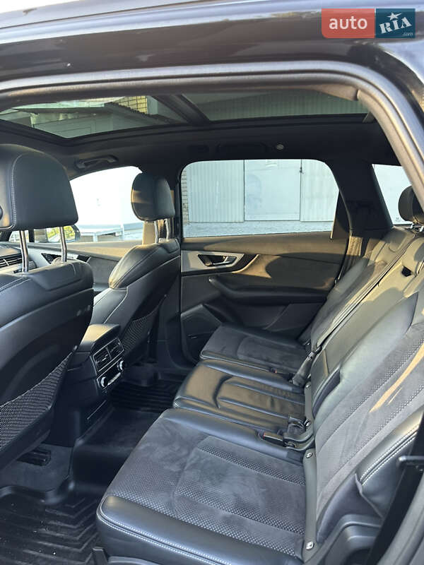 Внедорожник / Кроссовер Audi Q7 2015 в Южноукраинске