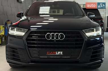 Внедорожник / Кроссовер Audi Q7 2017 в 