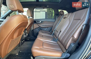 Внедорожник / Кроссовер Audi Q7 2017 в 