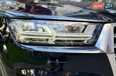 Внедорожник / Кроссовер Audi Q7 2016 в 
