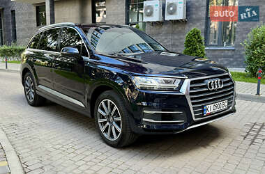 Внедорожник / Кроссовер Audi Q7 2016 в 