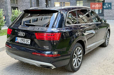 Внедорожник / Кроссовер Audi Q7 2016 в 