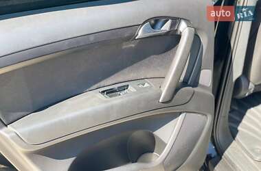 Внедорожник / Кроссовер Audi Q7 2013 в 