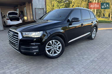 Внедорожник / Кроссовер Audi Q7 2017 в 