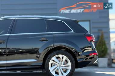 Внедорожник / Кроссовер Audi Q7 2020 в 