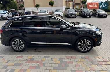 Внедорожник / Кроссовер Audi Q7 2017 в 