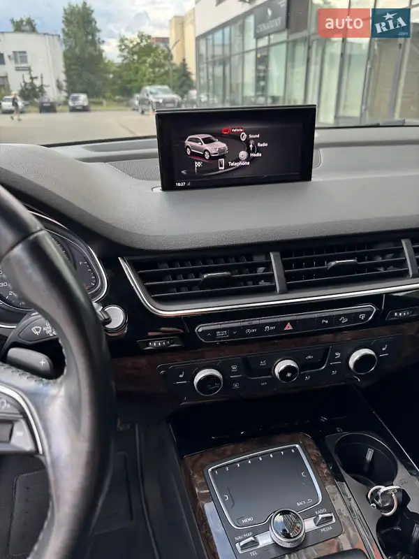 Внедорожник / Кроссовер Audi Q7 2017 в 