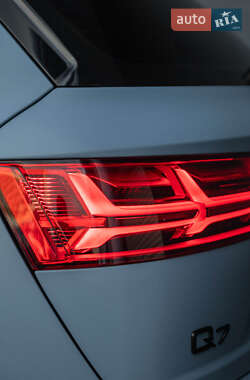 Внедорожник / Кроссовер Audi Q7 2017 в 
