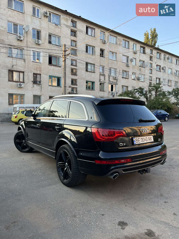 Позашляховик / Кросовер Audi Q7 2011 в Миколаєві