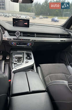Внедорожник / Кроссовер Audi Q7 2019 в 