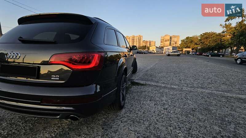Внедорожник / Кроссовер Audi Q7 2013 в 