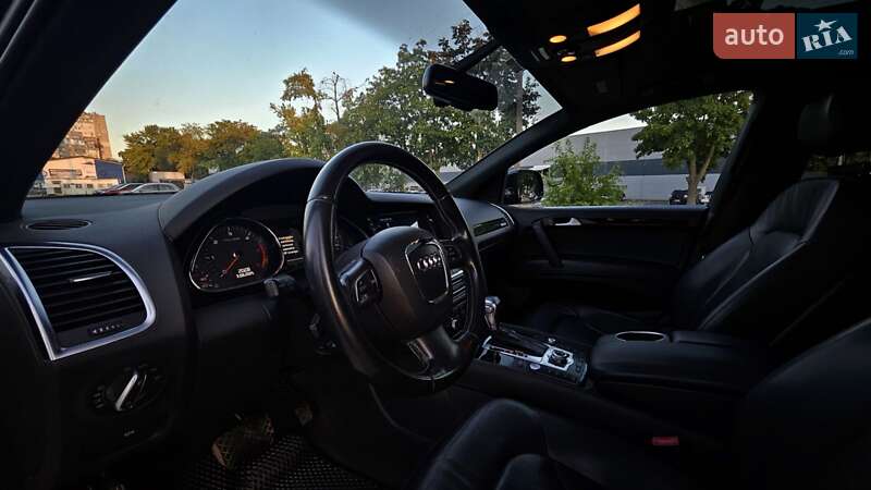 Позашляховик / Кросовер Audi Q7 2013 в Одесі