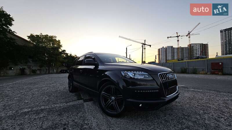 Позашляховик / Кросовер Audi Q7 2013 в Одесі