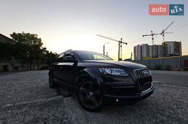 Внедорожник / Кроссовер Audi Q7 2013 в 