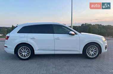 Внедорожник / Кроссовер Audi Q7 2016 в 