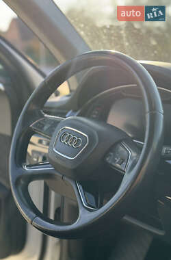 Внедорожник / Кроссовер Audi Q7 2016 в 