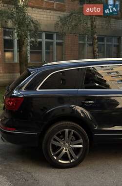 Внедорожник / Кроссовер Audi Q7 2013 в 