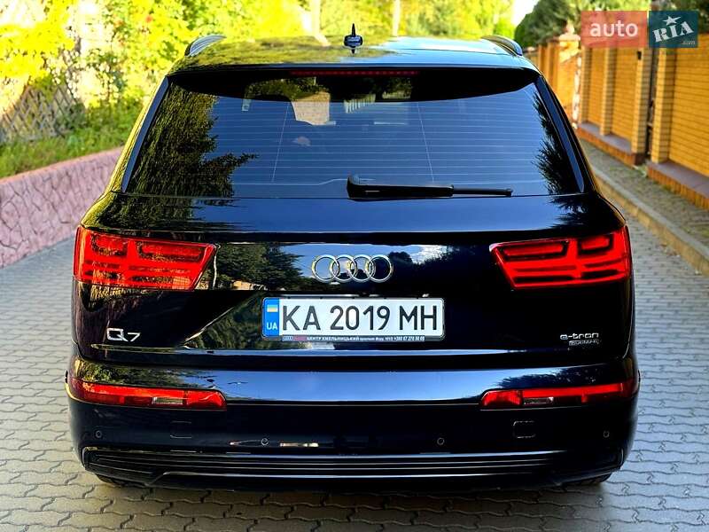 Внедорожник / Кроссовер Audi Q7 2016 в Хмельницком