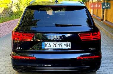 Внедорожник / Кроссовер Audi Q7 2016 в 