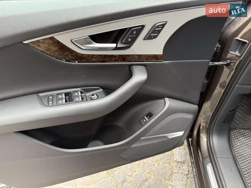 Позашляховик / Кросовер Audi Q7 2019 в Львові