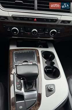 Внедорожник / Кроссовер Audi Q7 2019 в 