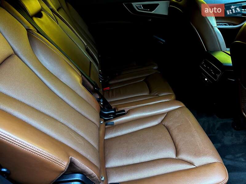 Внедорожник / Кроссовер Audi Q7 2016 в Хмельницком