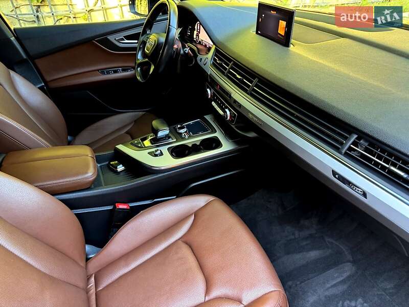 Внедорожник / Кроссовер Audi Q7 2016 в Хмельницком