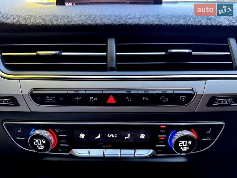 Внедорожник / Кроссовер Audi Q7 2016 в Хмельницком